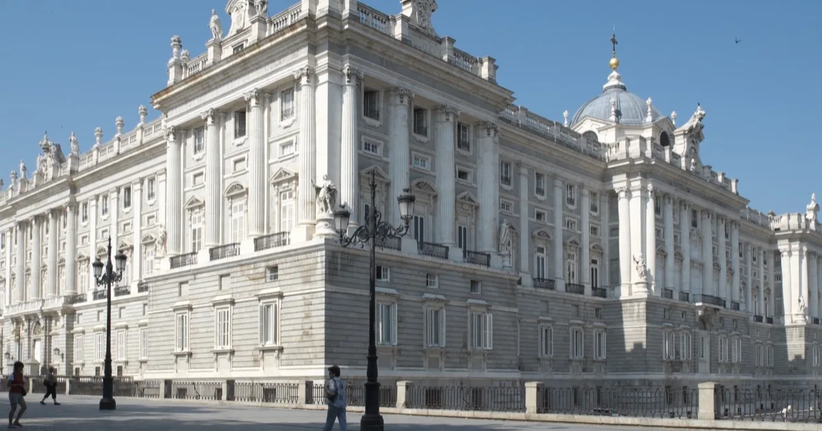 Licencia de guía turístico en España: requisitos y proceso completo
